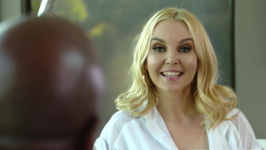 Love Her Feet: Aaliyah Love really likes nailing