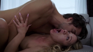 Babe Khloe Kapri pussy fucking