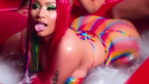 Famous Nicki Minaj rushes nailing