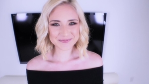 Amateur Allure: Pornstar Chloe Scott sloppy cum in pussy