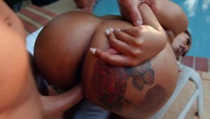 Round and Brown: Moriah Mills ass fucking outdoors