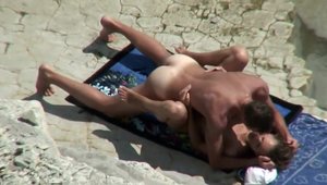 Amateur voyeur good fucking at the beach