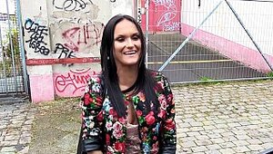 Bums Bus: Barbara Bieber wishes for hard nailining