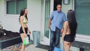 BFFs: Threesome in a car together with brunette