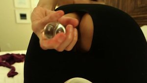 Amateur really likes hard slamming