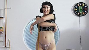 FAMILYxxx: Brunette Olive Glass craving nailing HD