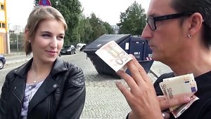 Bums Bus - Deutsch Arianna Love is shaved babe