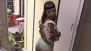 Girls Out West - Australian Loretta Wolf is so wild brunette