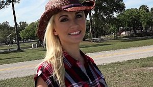 Stranded Teens - American Jade Amber outdoors in HD