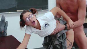 Team Skeet: Pigtails Izzy Bell missionary sex XXX