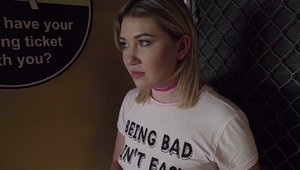 Public Pick Ups - Teen Zelda Morrison bends over HD