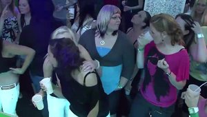 Very hot amateur finds irresistible hard fucking in HD