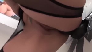 Teen chick Kiki Daire gloryhole