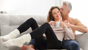 The White Boxxx: Teen Isabella De Laa closeup blowjob on sofa